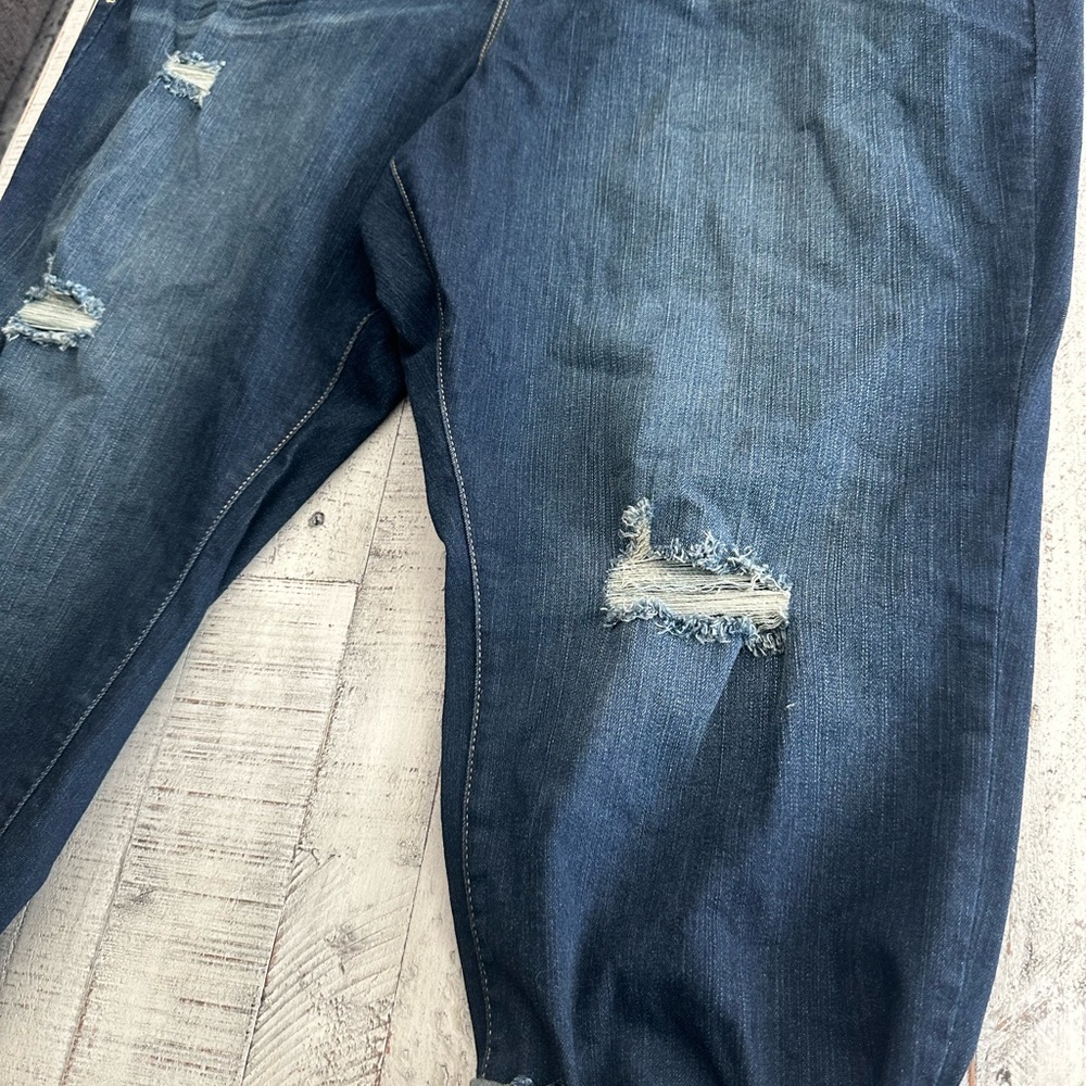 Distressed Blue Jeans - Picture 5 of 10